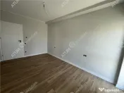 Apartament de 3 camere cu 2 bai si 2 balcoane la etajul 1 in 