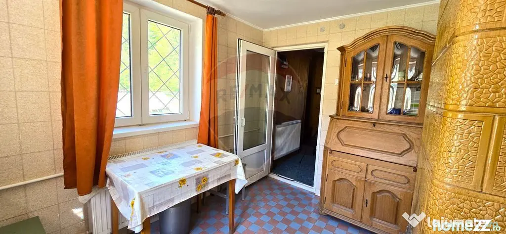 Casă / Vilă Moeciu de Sus, 6 camere, sub pretul pietei - Moieciu de Sus (Brasov)