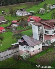 Casă / Vilă Moeciu de Sus, zona pitoreasca, 5 camere, p... 