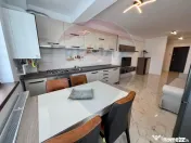 Apartament cu 3 camere de vânzare