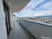 Apartament cu 3 camere de vânzare 