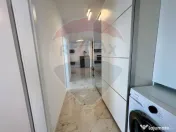 Apartament cu 3 camere de vânzare 