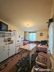 Casa batraneasca renovabila, 1033 mp teren, zona Poiana 