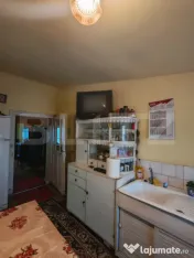 Casa batraneasca renovabila, 1033 mp teren, zona Poiana 