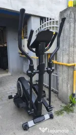 Bicicletă eliptică