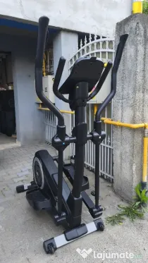 Bicicletă eliptică
