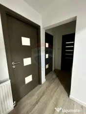 Apartament cu 3 camere de închiriat în zona Sasar 