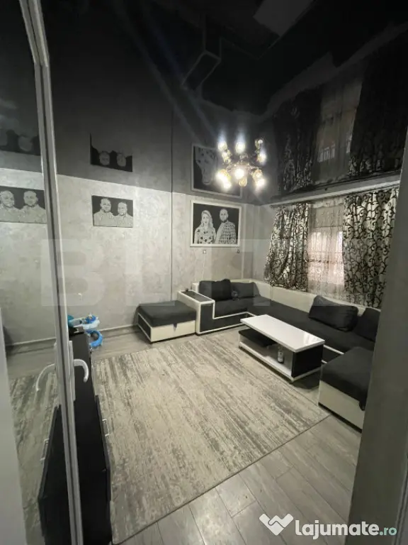 Casa de vanzare, 97 mp, zona Piata Centrala