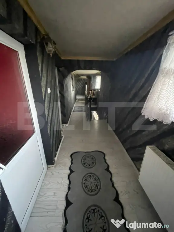 Casa de vanzare, 97 mp, zona Piata Centrala