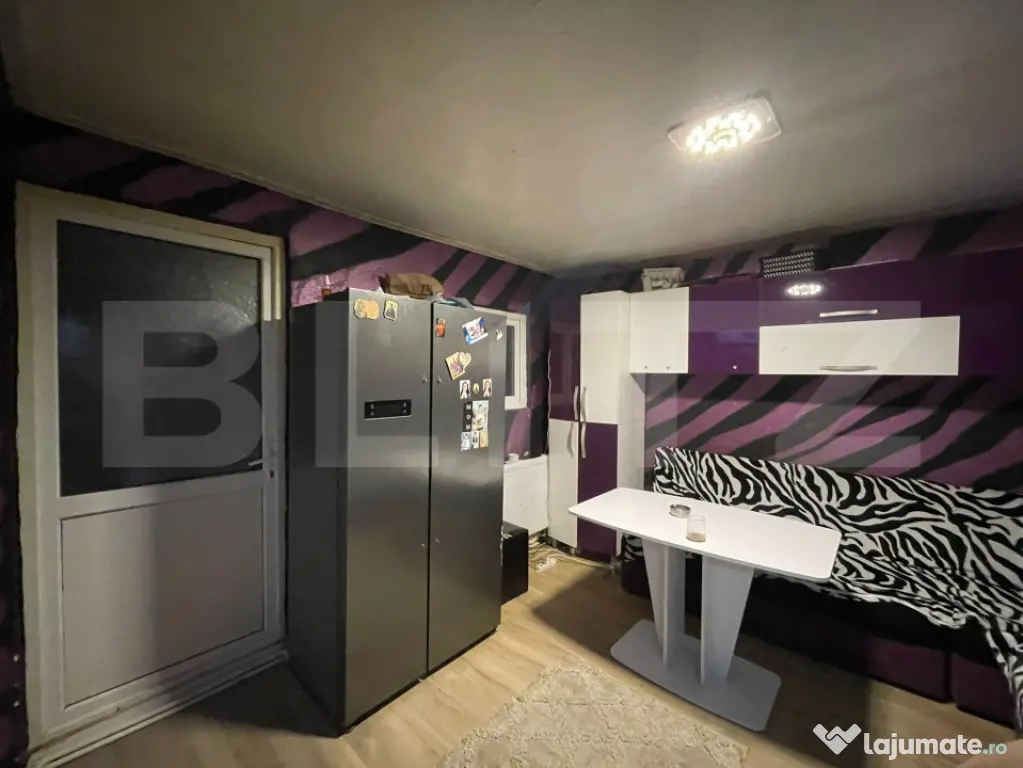 Casa de vanzare, 97 mp, zona Piata Centrala