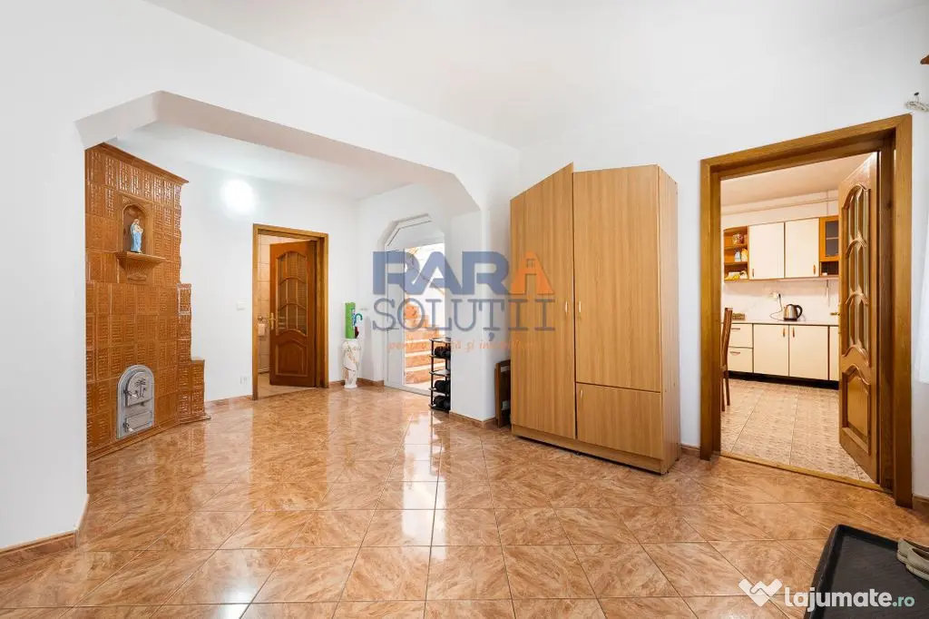 Casă cu 3 dormitoare și 3 băi (mobilată și utilată)