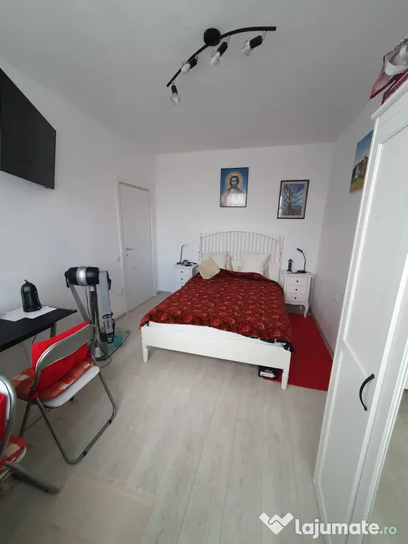 Penthouse luminos 75 mp utili + terasă mare + parcare inclusă_Donath Park