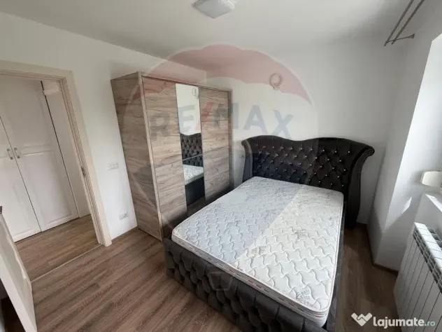 Apartament cu 3 camere de închiriat în zona Central