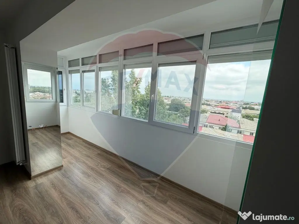 Apartament cu 3 camere de închiriat în zona Central