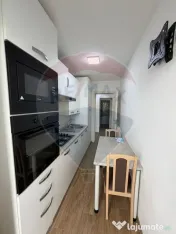 Apartament cu 3 camere de închiriat în zona Central 