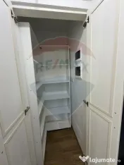 Apartament cu 3 camere de închiriat în zona Central 