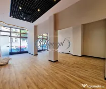 Spatiu comercial open-space cu vitrina generoasa