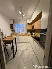 Apartament de 3 camere, luminos, vedere deschisa !!