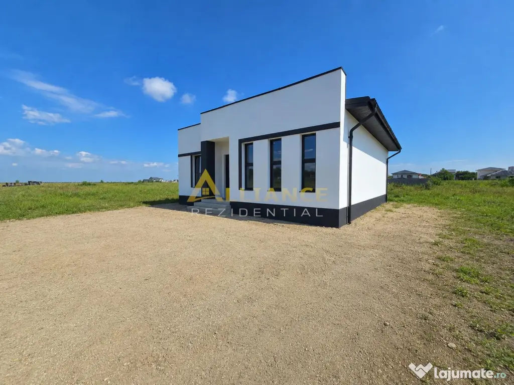 Casa parter- 100m de autobuz- 470mp teren- placa de beton