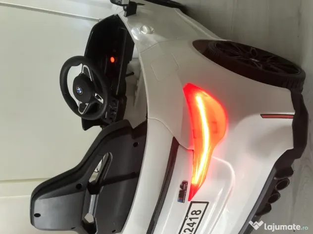 Mașinuța electrică BMW M4