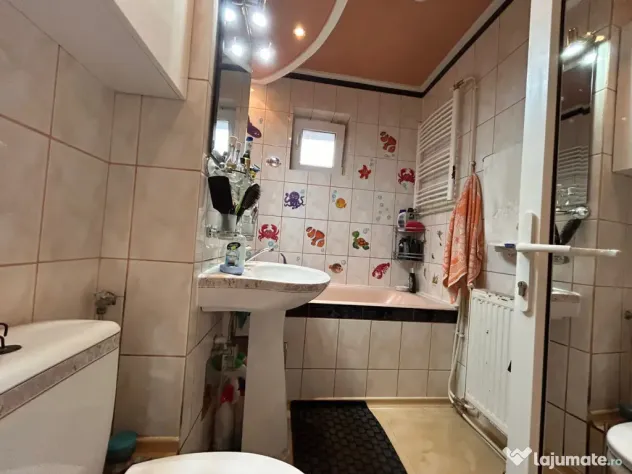 Apartament 4 camere - suprafata 81mp - Vidin. etaj 3.