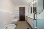 Casa individuala 4 camere, teren de 596 mp, partial mobil...