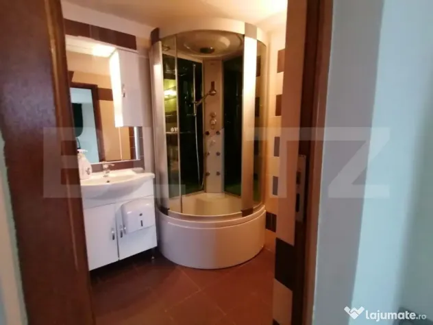 Casa de inchiriat,8 camere +, nemobilata, Gruia