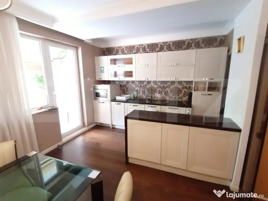 Casa de inchiriat,8 camere +, nemobilata, Gruia
