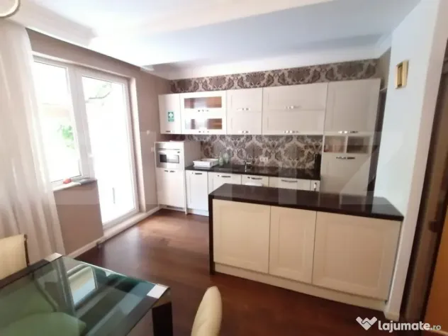 Casa de inchiriat,8 camere +, nemobilata, Gruia