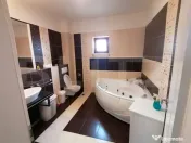 Casa de inchiriat,8 camere +, nemobilata, Gruia 