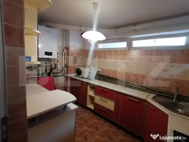 Casa de inchiriat,8 camere +, nemobilata, Gruia