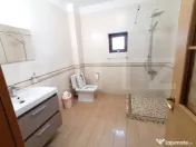 Casa de inchiriat,8 camere +, nemobilata, Gruia 