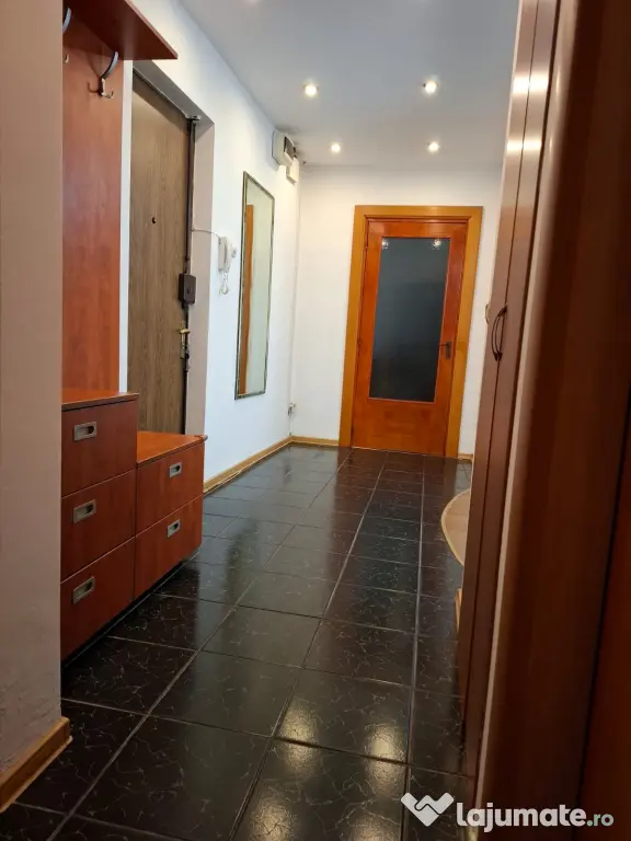 Propietar închiriez ap.2 cam, mobilat, metrou Timpuri Noi, zonă f.liniştită