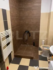 Apartament 3 camere, parcare, zona Terra 