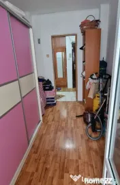 Doua camere transformat in 3 camere. 