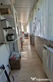 Doua camere transformat in 3 camere.