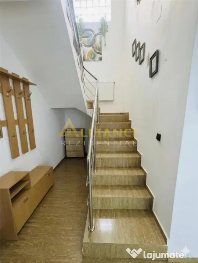 Casa individuala premium cu piscina, panouri fotovoltaice si