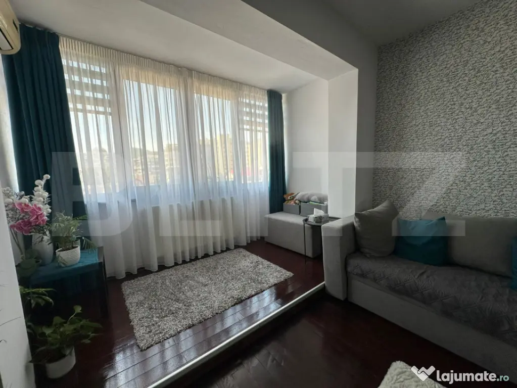 Apartament 2 camere renovat complet, panoramă superbă, Dev