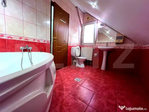 Casă 345mp utili, teren 1.342mp, pretabil spațiu comercial