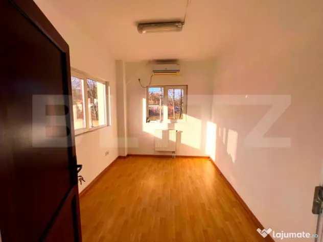 Casă 345mp utili, teren 1.342mp, pretabil spațiu comercial
