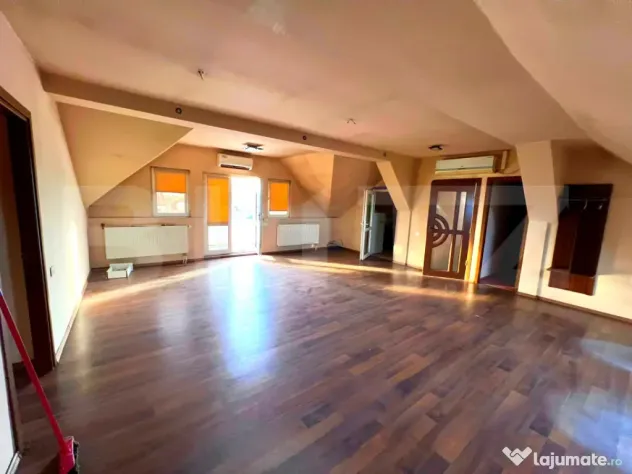Casă 345mp utili, teren 1.342mp, pretabil spațiu comercial