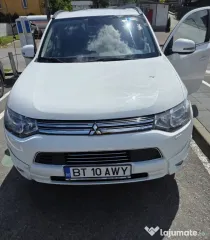 Mitsubishi Outlander 2.0 benzină hybrid phev