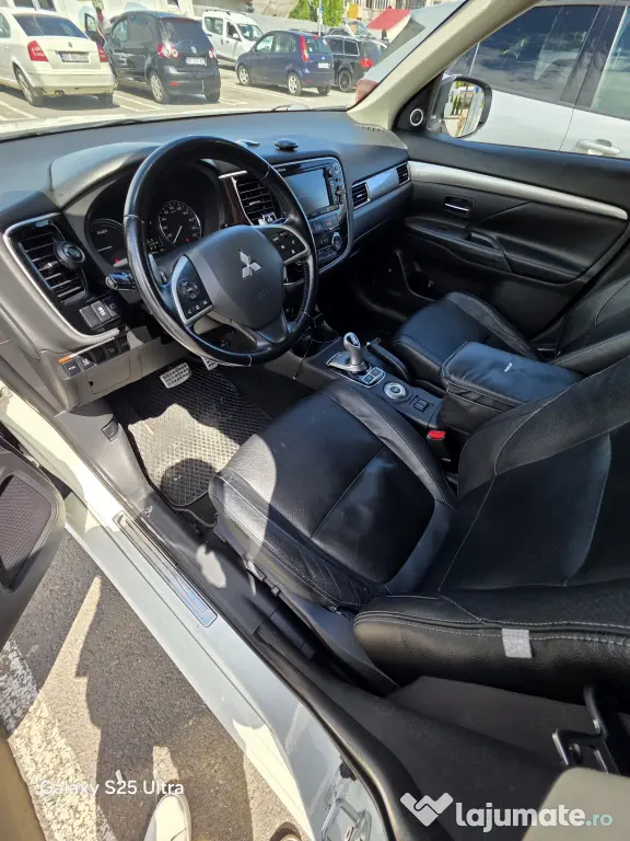Mitsubishi Outlander 2.0 benzină hybrid phev