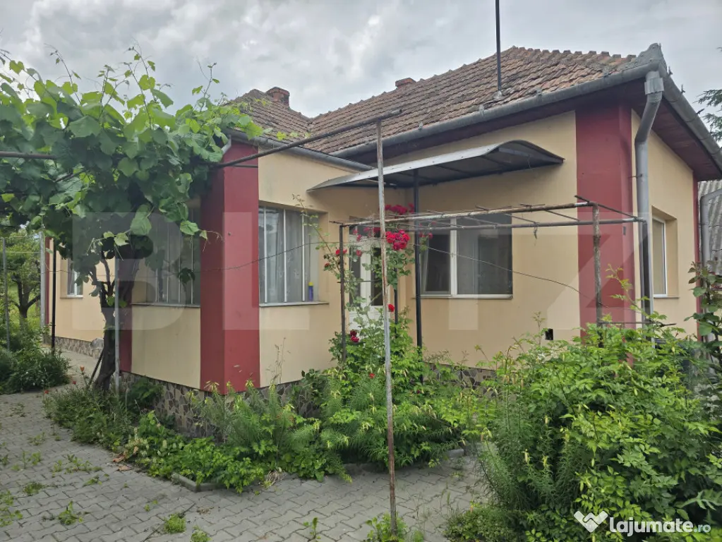 Casa individuala, teren 672 mp, Apahida zona strazii Pietroa