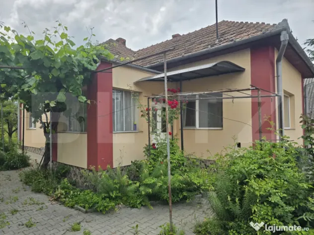 Casa individuala, teren 672 mp, Apahida zona strazii Pietroa