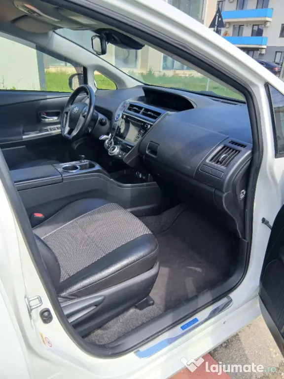 Toyota prius plus