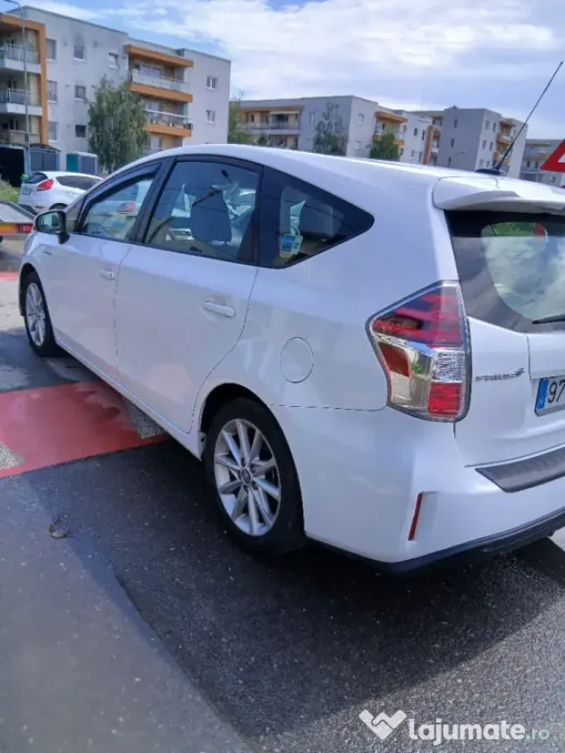 Toyota prius plus