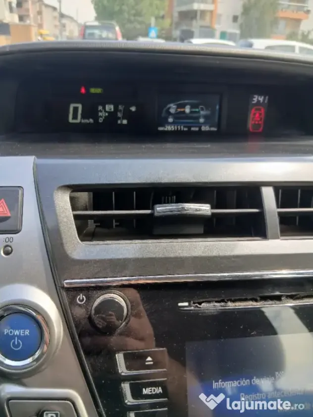 Toyota prius plus