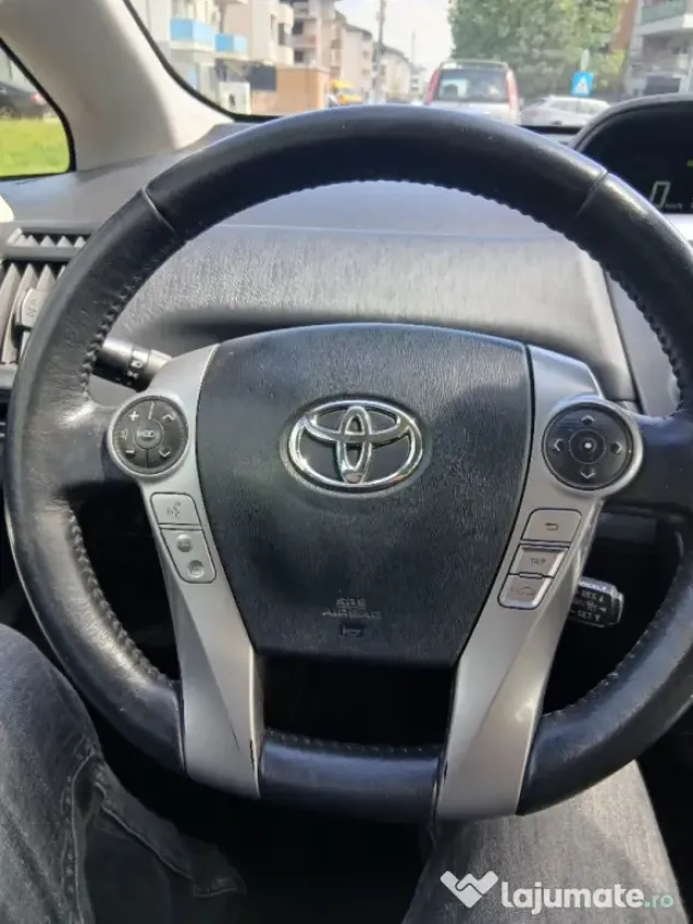 Toyota prius plus