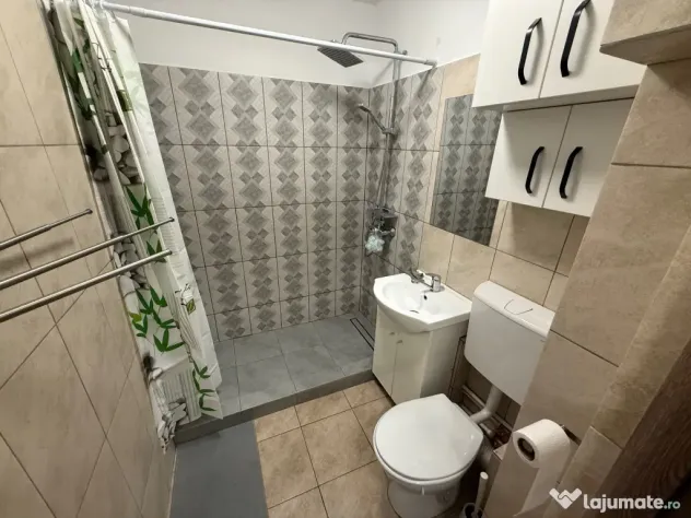 Proprietar, apartament de inchiriat, 2 camere, etaj 3 din 10, semidecomandat
